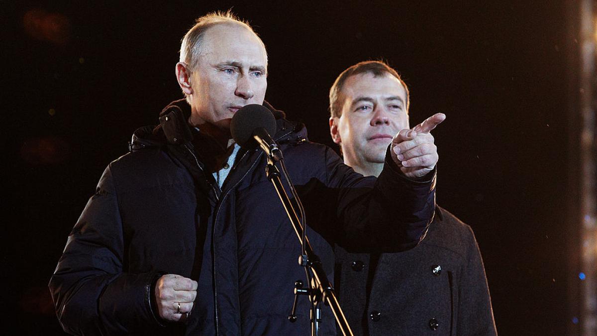 dmitri medvedev si vladimir putin
