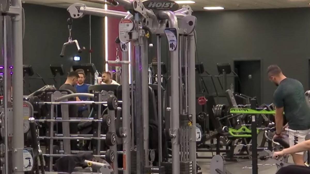 Pentru a duce mai departe calitatea serviciilor oferite clienţilor a apărut 18Fitness Academy. FOTO: Captura Antena 3 CNN