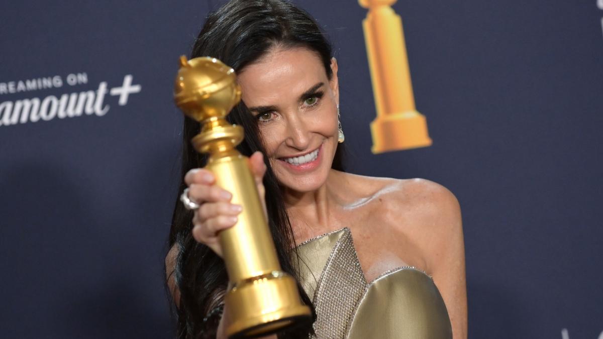 demi moore globurile de aur 2025