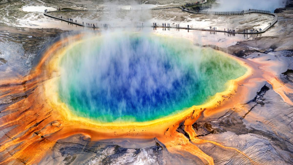 piscina Grand Prismatic Spring din Parcul national yellowstone SUA