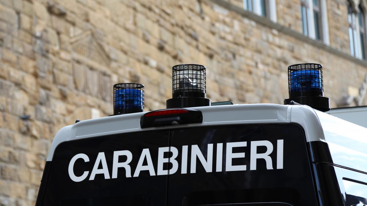 masina de carabinieri