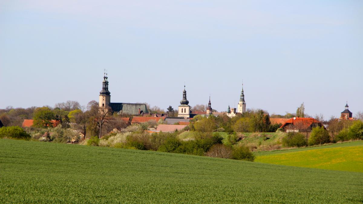 Głogówek vedere de la distanta