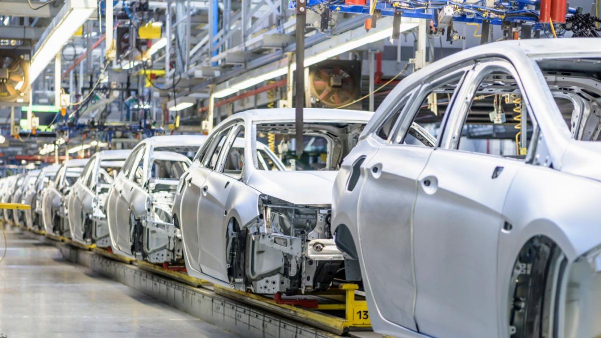 industria auto, masini linie producţie