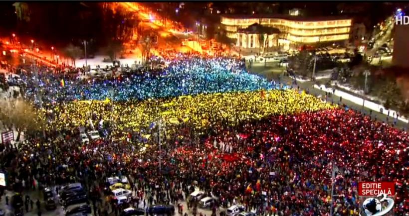 A 13-a zi de proteste în Piaţa Victoriei. Manifestanții ...