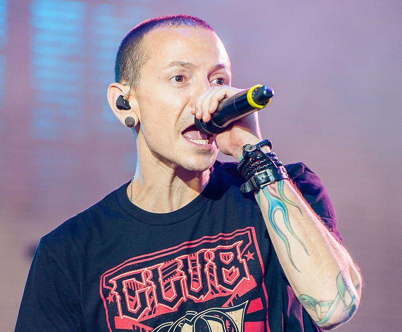 Chester Bennington Solistul Trupei Linkin Park S A Sinucis LegÄƒtura SumbrÄƒ Cu Chris Cornell