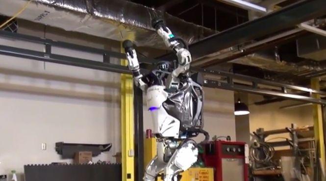 Romanii de la NASA A-fost-inventat-robotul-care-stie-sa-se-dea-peste-cap-atlas-cel-mai-nou-robot-gimnast-video-493730