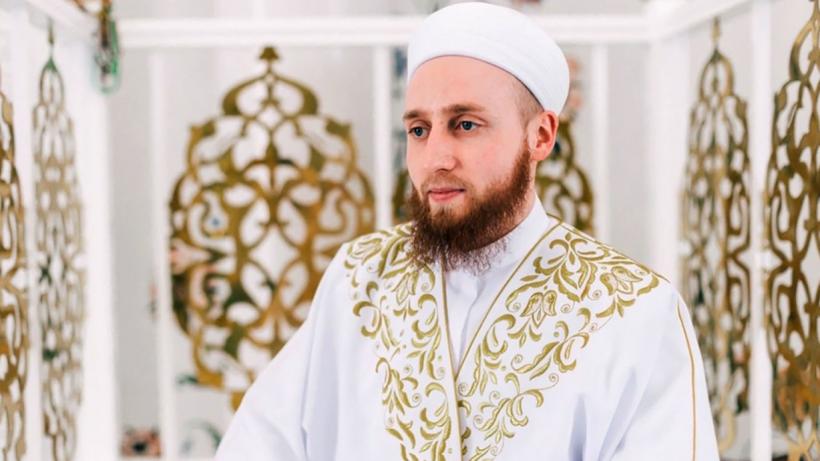 Revoltă în Rusia după ce un imam a făcut un podcast ca să explice cum se bat soțiile: „Mișcați brațul de la cot în jos, nu din umăr”