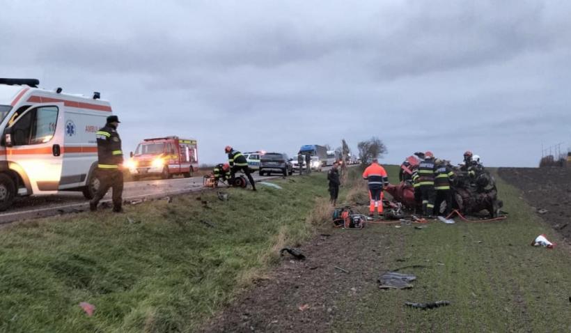 Tragedie în Suceava. 5 oameni au murit într-un accident grav. Printre ei și un copil, găsit sub mașina răsturnată