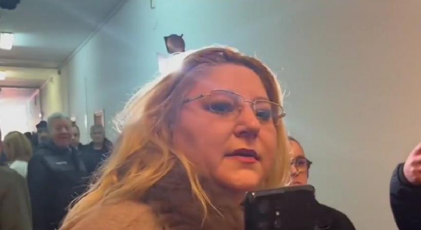 Diana Șoșoacă, al doilea scandal în ziua alegerilor: a amenințat cu bătaia un cetățean în secția de vot. "Boșorog nenorocit!"