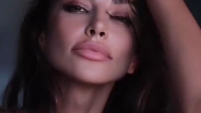 Mădălina Ghenea a fost hărţuită ani în şir de o altă femeie, tot româncă. „Am fost ameninţată şi obligată să îmi schimb viaţa”