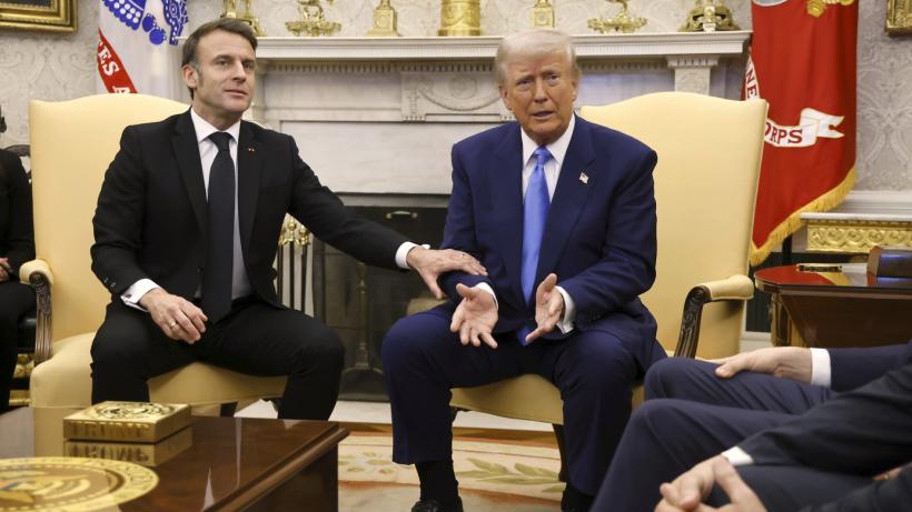 Momentul în care Macron îl întrerupe pe Trump în timp ce vorbea a devenit viral. Cum a fost interpretat gestul rar de diplomație