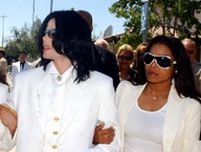 

Michael Jackson revine pe scena muzicală

