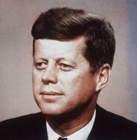 John F. Kennedy a fost împuşcat de 2 persoane