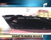 Navă gigantică acostată în Portul Constanţa