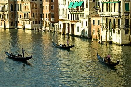 Furtună violentă în Veneţia cu cel puţin 25 de răniţi