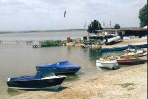 8 turişti români la un pas de înec în lacul Balaton