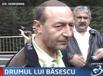 Băsescu a sesizat Parchetul cu situaţia de pe DN 66A