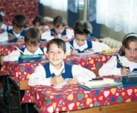Copiii români din Spania şi Italia vor avea cursuri de limba maternă