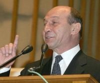 Războiul lui Băsescu cu liberalii a ajuns la Brătieni 