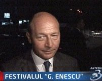 Festivalul Enescu. Băsescu nemulţumit de distribuţia biletelor gratuite <font color=red>(VIDEO)</font>