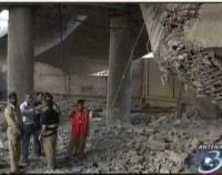 Pakistan. Un pod prăbuşit la 2 luni de la inaugurare a făcut 4 victime