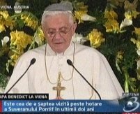 Austria. Papa Benedict a fost nevoit să renunţe la elicopter din cauza ploii