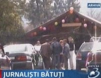 Cinci jurnalişti au fost bătuţi la o nuntă de rromi