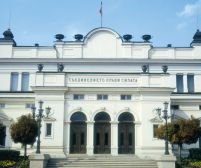 Criză politică la Sofia. Guvernul se confruntă cu o moţiune de cenzură pe tema educaţiei
