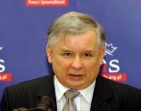 Premierul polonez Jaroslaw Kaczynski a demisionat 