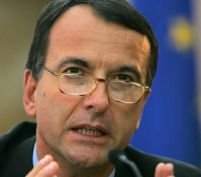Frattini, criticat în PE pentru susţinerea expulzării imigranţilor