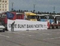 Transportatorii din Bucureşti şi Arad au protestat împotriva rovinietei <font color=red>(VIDEO)</font>