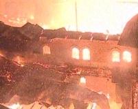 Incendiu devastator în zona Obor, la fosta fabrică de pâine <font color=red>(VIDEO)</font>