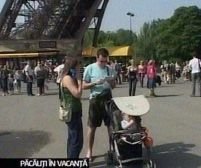 160 de turişti români, abandonaţi de agenţie în Paris
