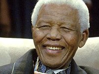 Nelson Mandela, fostul preşedinte sud-african, aniversează 90 de ani