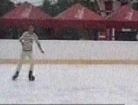 Vara pe patine. În parcul Tineretului din Capitală a fost inaugurat un patinoar artificial 