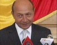 Scăpat de huiduielile lui Vadim, Băsescu vrea să vorbească din nou în Parlament