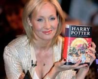 J.K. Rowling, autoarea seriei Harry Potter, câştigă procesul împotriva unei edituri americane