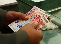 Banii trimişi anual în ţară de ?căpşunari? au dus România pe locul 8 al ţărilor în curs de dezvoltare