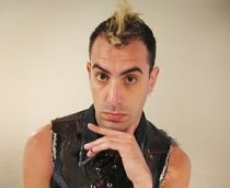 Borat stârneşte noi controverse, folosind acum un model în chip de Isus negru şi homosexual 