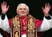 Un teolog german cere demisia Papei Benedict, pentru că a "iertat" un episcop care nu recunoaşte Holocaustul