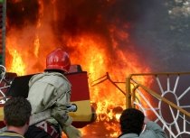 Bucureşti. Patru standuri din complexul Niro, distruse într-un incendiu