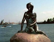 Statuia Mica Sirenă, simbolul oraşului Copenhaga, împrumutată Shanghai-ului
