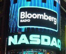 Piaţa bancară joacă feste investitorilor: Dow şi S&P scad, Nasdaq creşte

