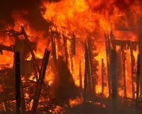 Flăcările devastatoare din California au fost parţial stinse de pompieri