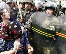 China recunoaşte că a împuşcat demonstranţii din Urumqi, dar susţine că revoltele au fost premeditate
