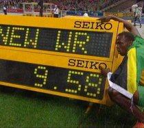 Cu 11 sutimi de secundă mai rapid! Usain Bolt a zdrobit recordul mondial la 100 metri plat (VIDEO)