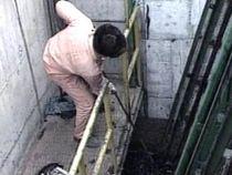 O femeie a căzut, de la cinci metri,  într-un bazin al staţiei de epurare a apei Glina
