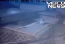 Un hoţ amator cade prin acoperiş (VIDEO)