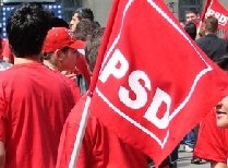 Tensiune în PSD: Filialele se agaţă de funcţiile din deconcentrate. PDL vrea schimbarea prefecţilor
