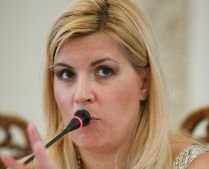 Elena Udrea nu mai vrea să fie ministru: Intru în staff-ul de campanie al lui Traian Băsescu
